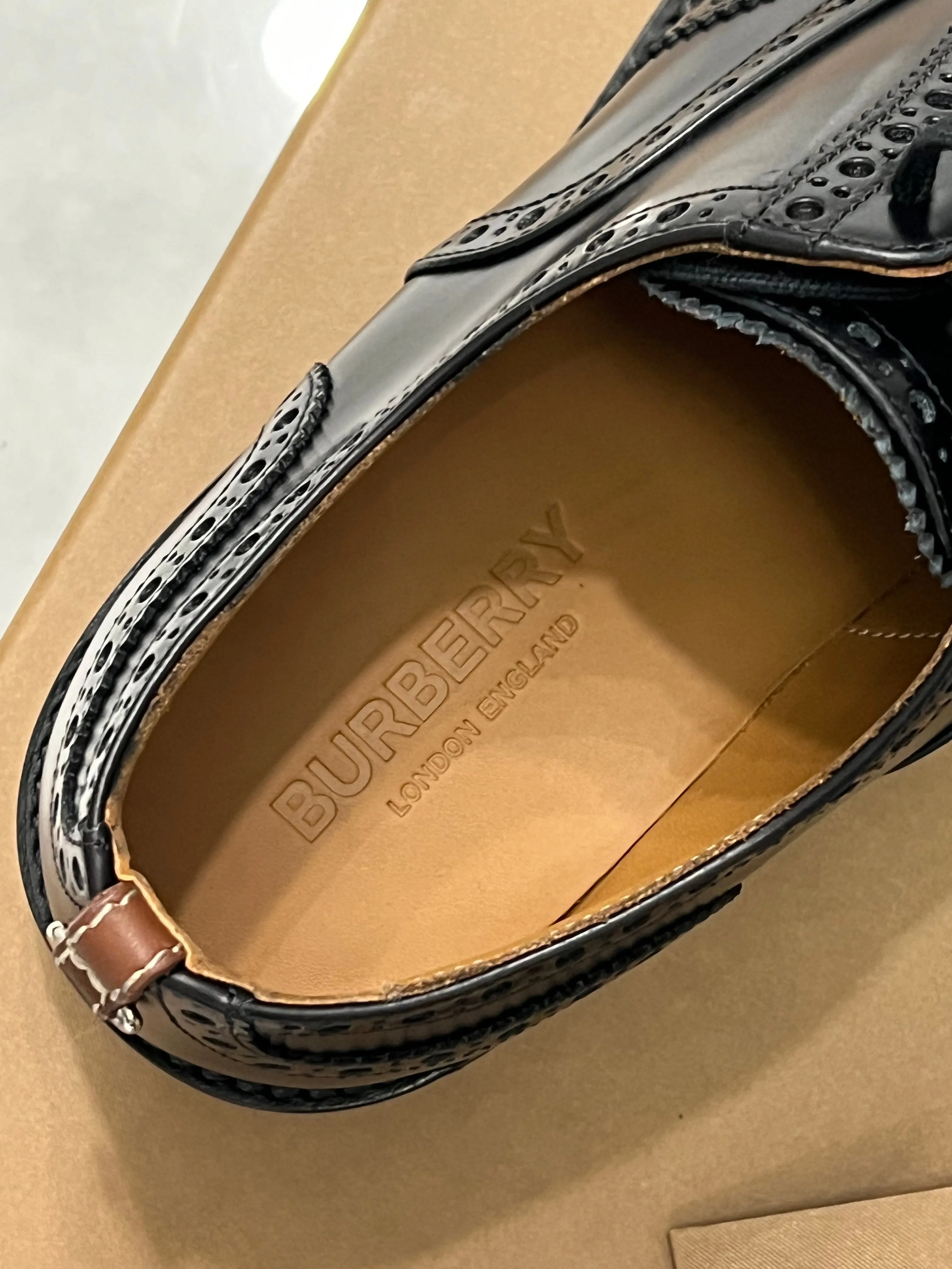 BURBERRY OXFORD BROGUES LEATHER SHOES