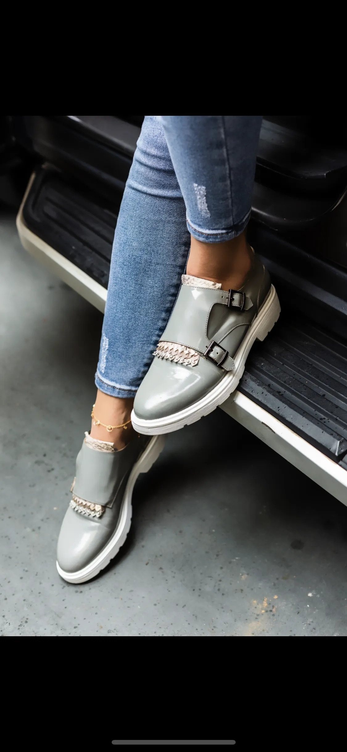 La 6ème Charlotte Monks in Ocean Grey