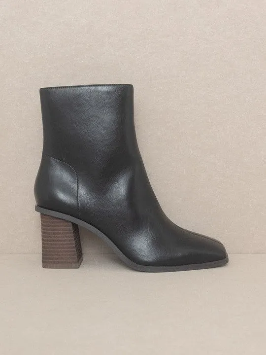 Rule the Fashion Scene Square Toe Ankle Boots