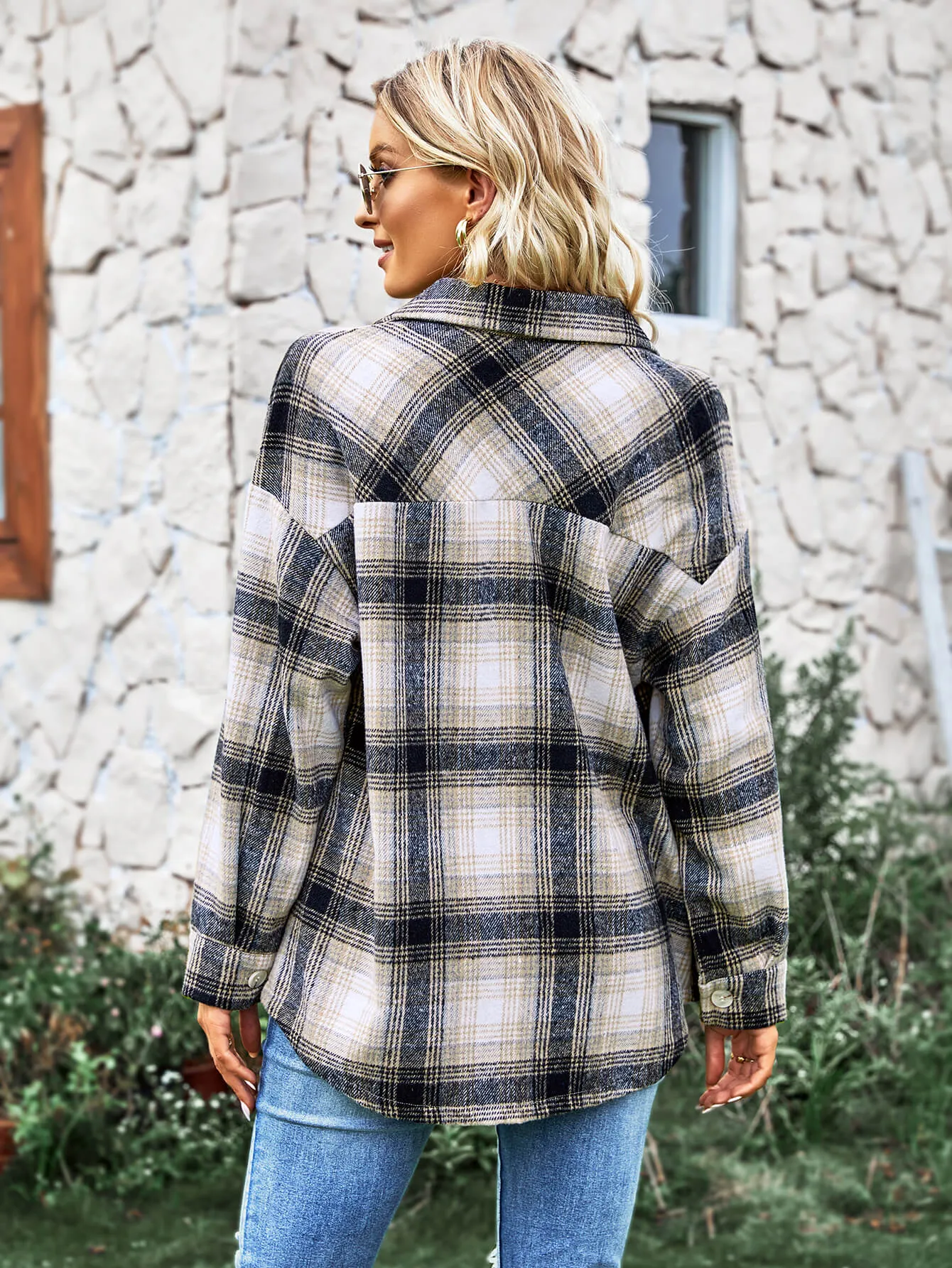 TYPICAL FALL POCKETED PLAID SHACKET - BLACK
